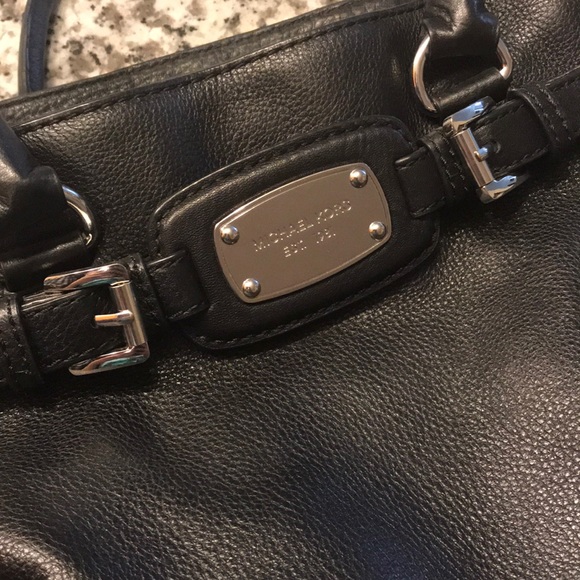 Large Michael Kors Purse - Picture 6 of 7